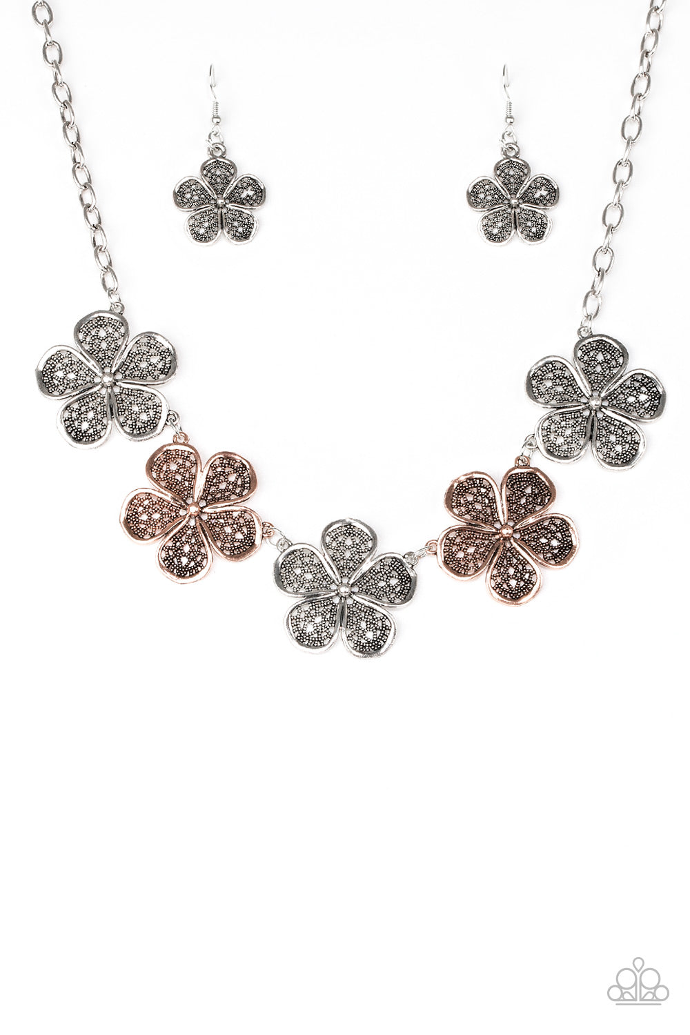No Common Daisy - Multi Necklace Set
