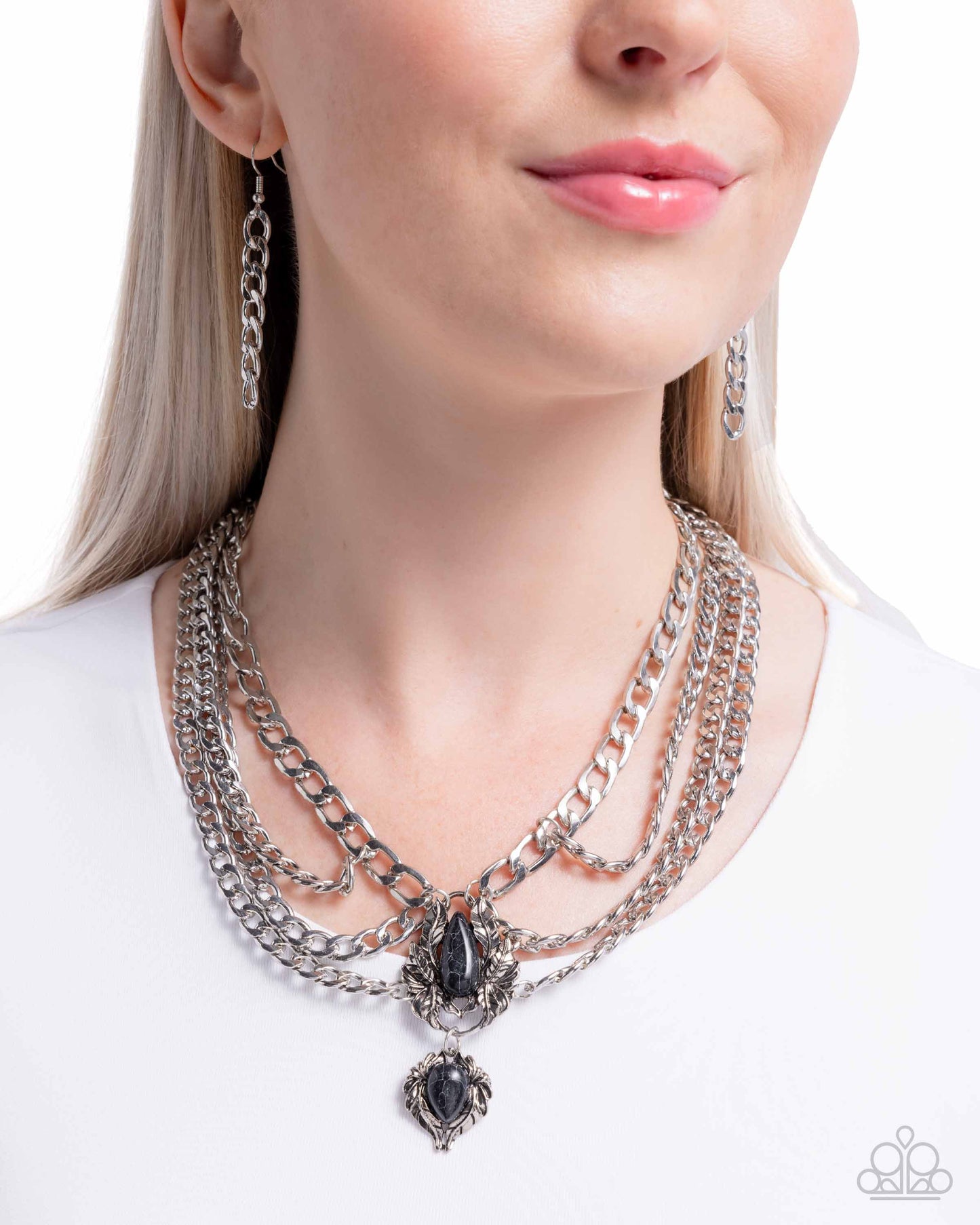 Laurel Layover - Black Necklace Set