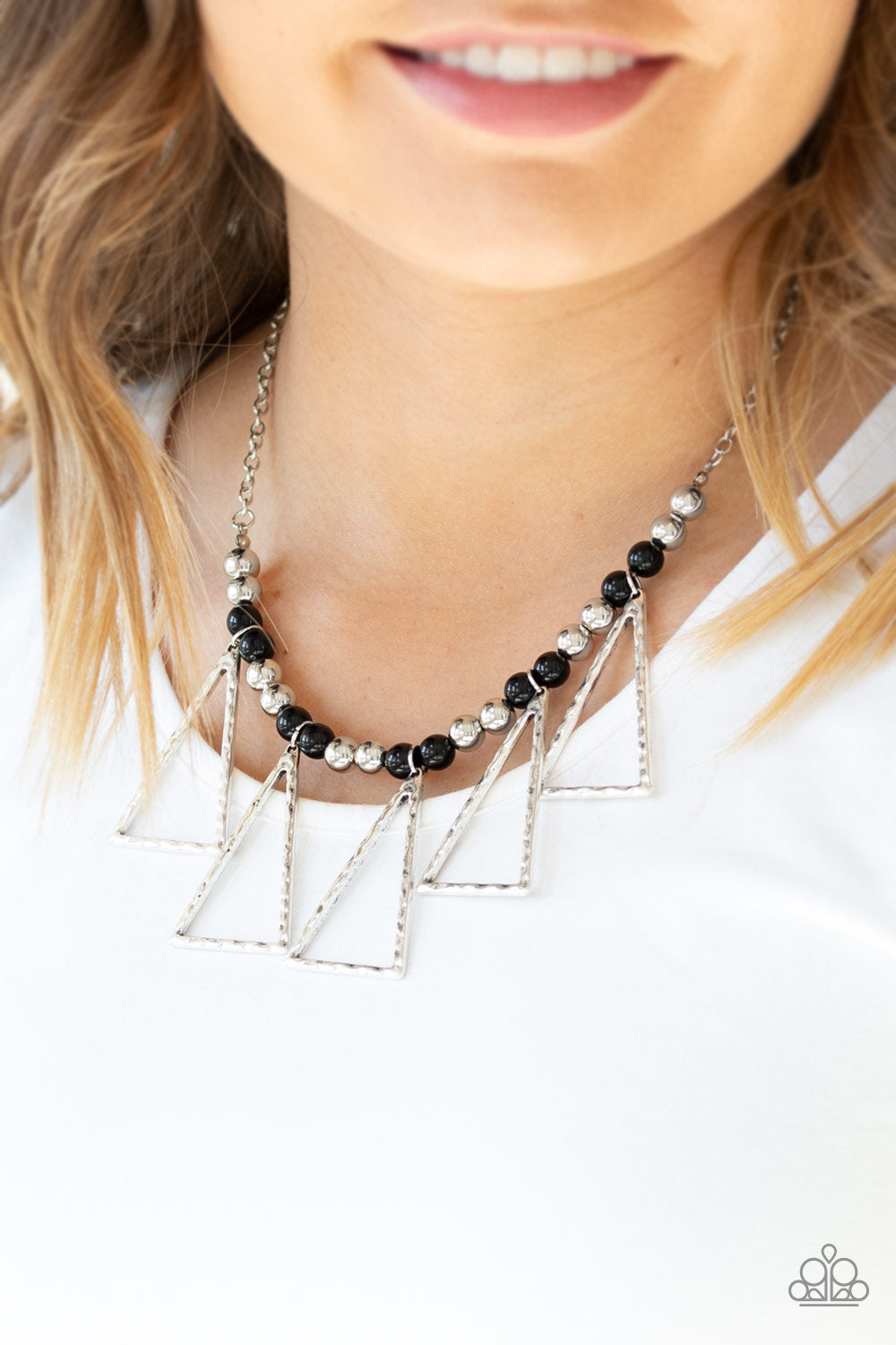 Terra Nouveau - Black Necklace Set