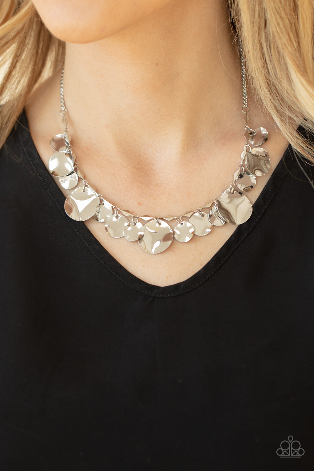 GLISTEN Closely - Silver Necklace Set