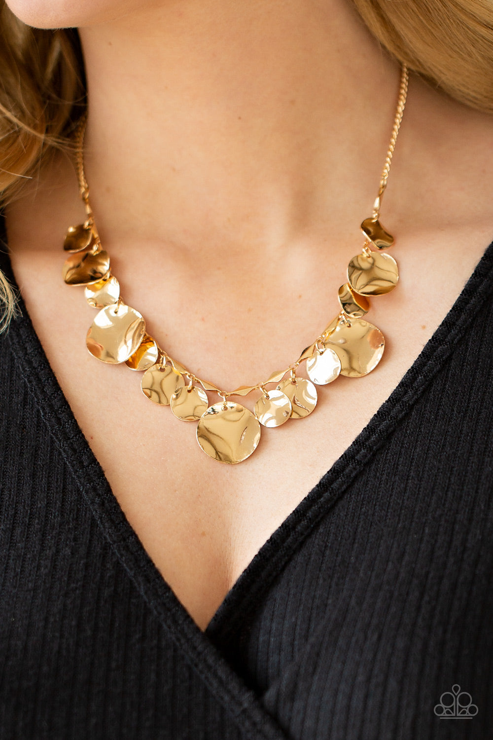 GLISTEN Closely - Gold Necklace Set