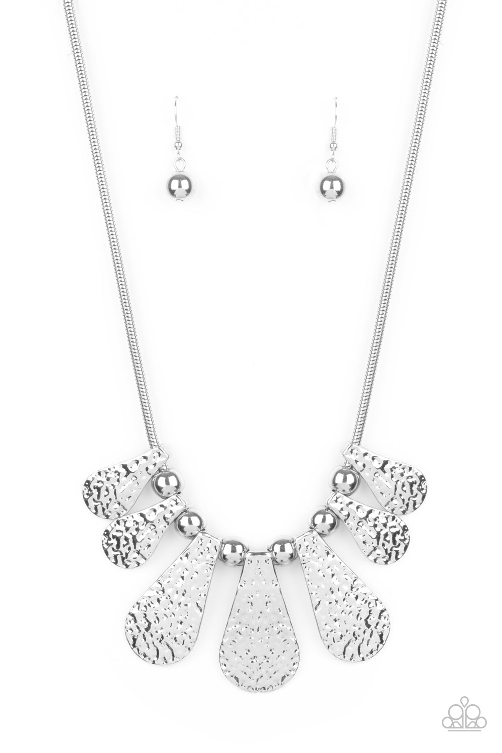 Gallery Goddess - Silver Necklace Set