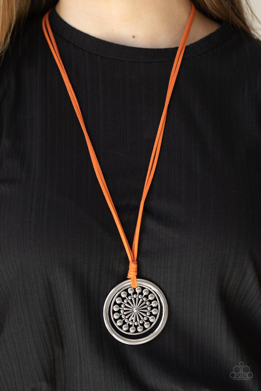 One MANDALA Show - Orange Necklace Set